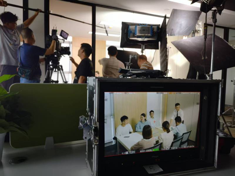 工农区TVC拍摄公司：科技产品视觉化大师，诠释未来感与功能美学